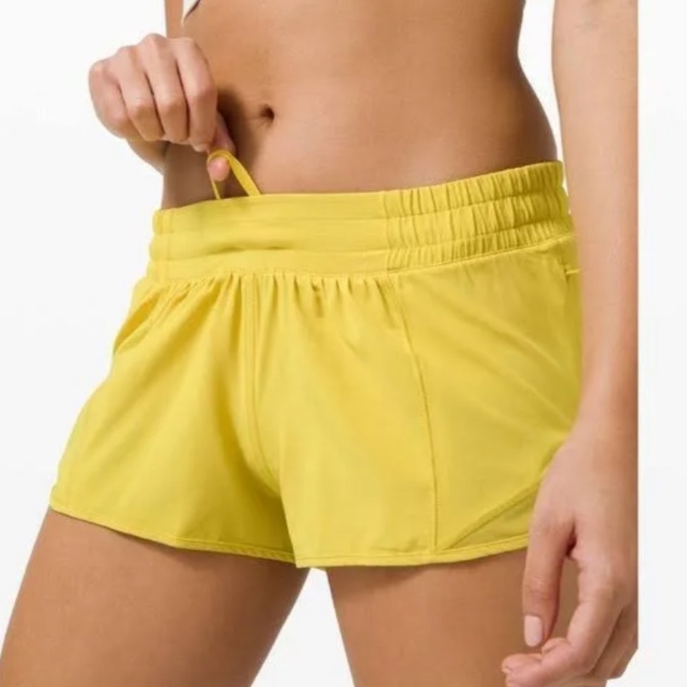 Lulu lemon hotty hot shorts 2.5 in yellow mustard